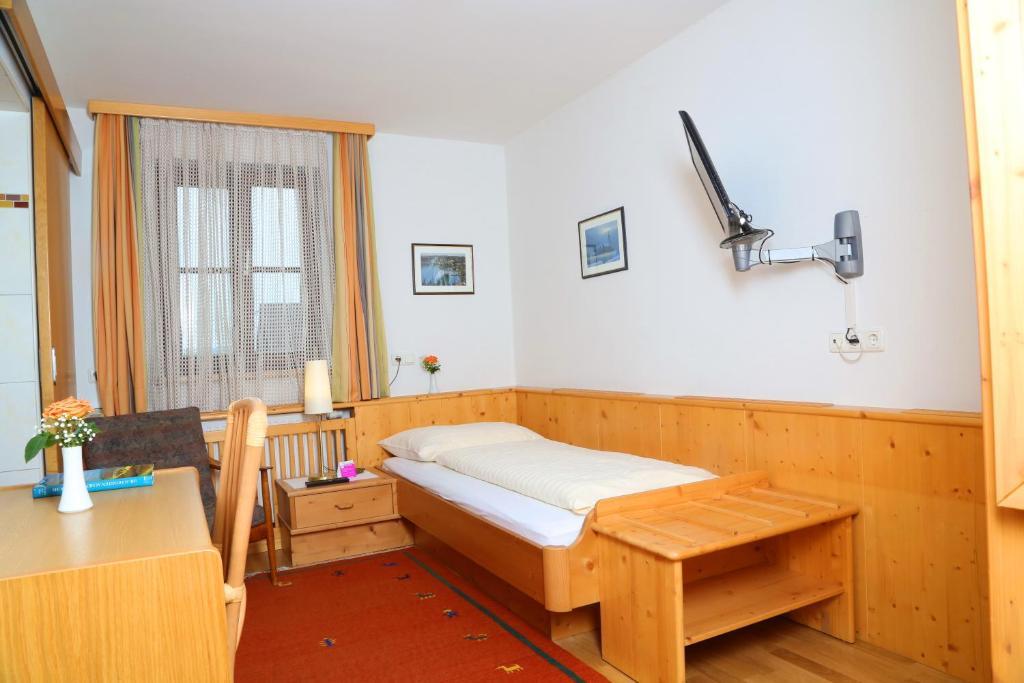 Gasthof Engelhof Hotel Gmunden Room photo